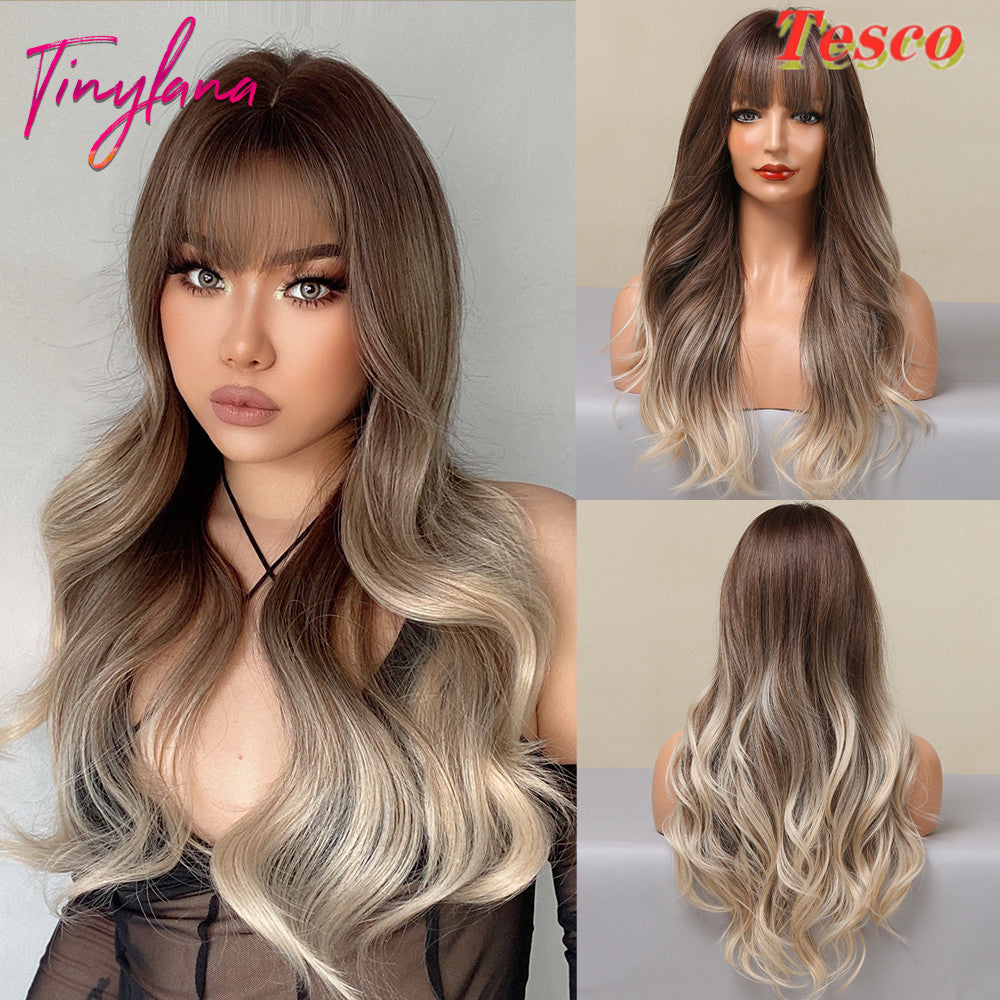 Women Wear Wavy Wigs Women Wear Wavy Wigs